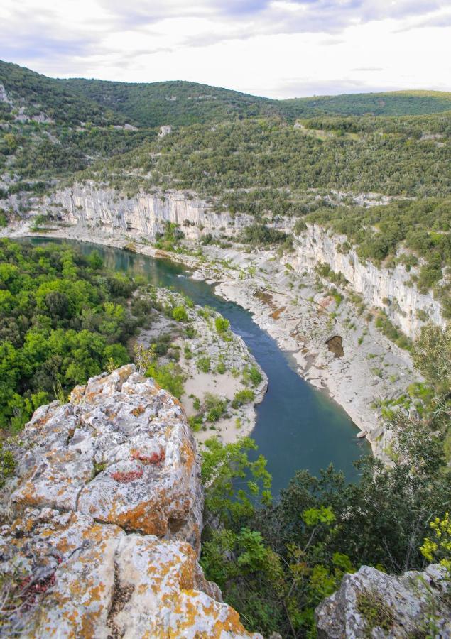 Les Yourtes De Provence Bed and Breakfast Saint-Paulet-de-Caisson Buitenkant foto